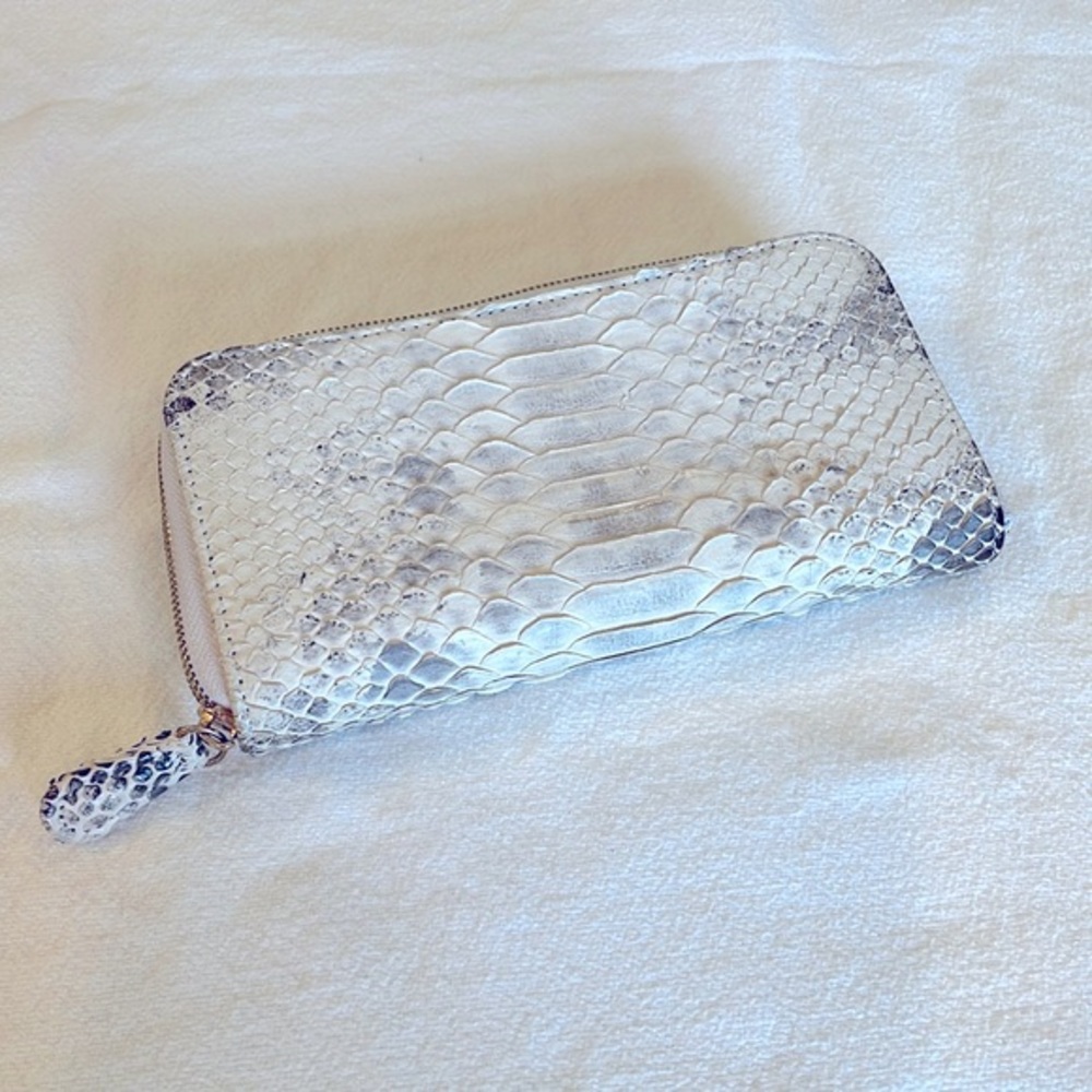 Taxidermy genuine snakeskin full size zip around quality designer wallet